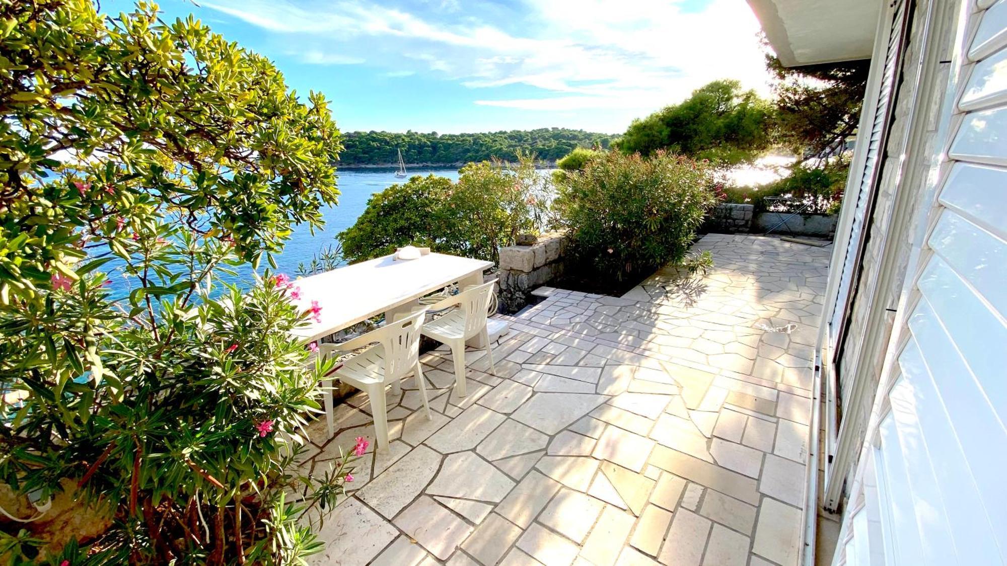Beach House On The Cliff Zaton  Bagian luar foto